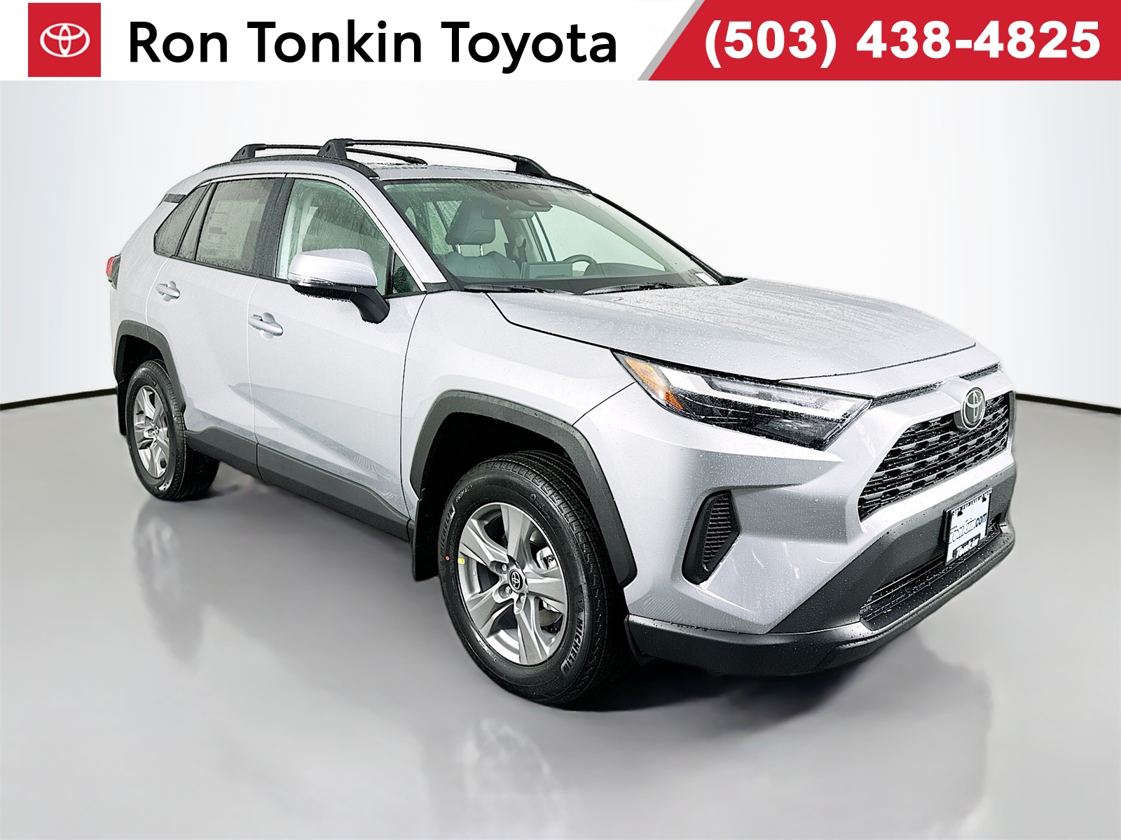 2025 Toyota RAV4 XLE's photo