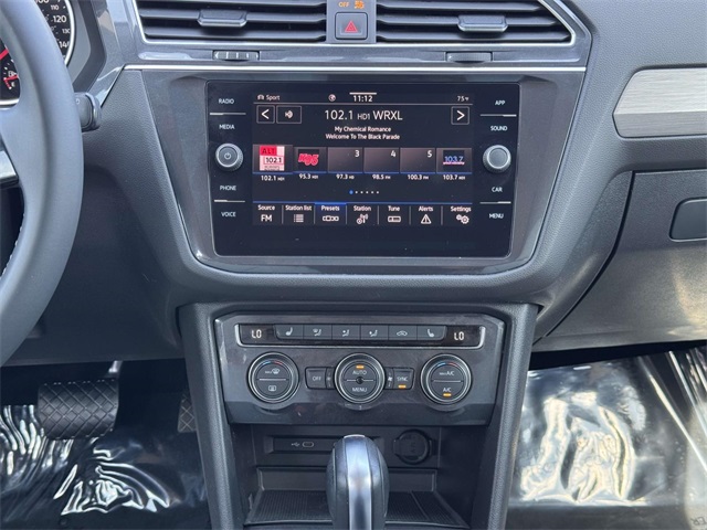 2021 Volkswagen Tiguan SE photo 18