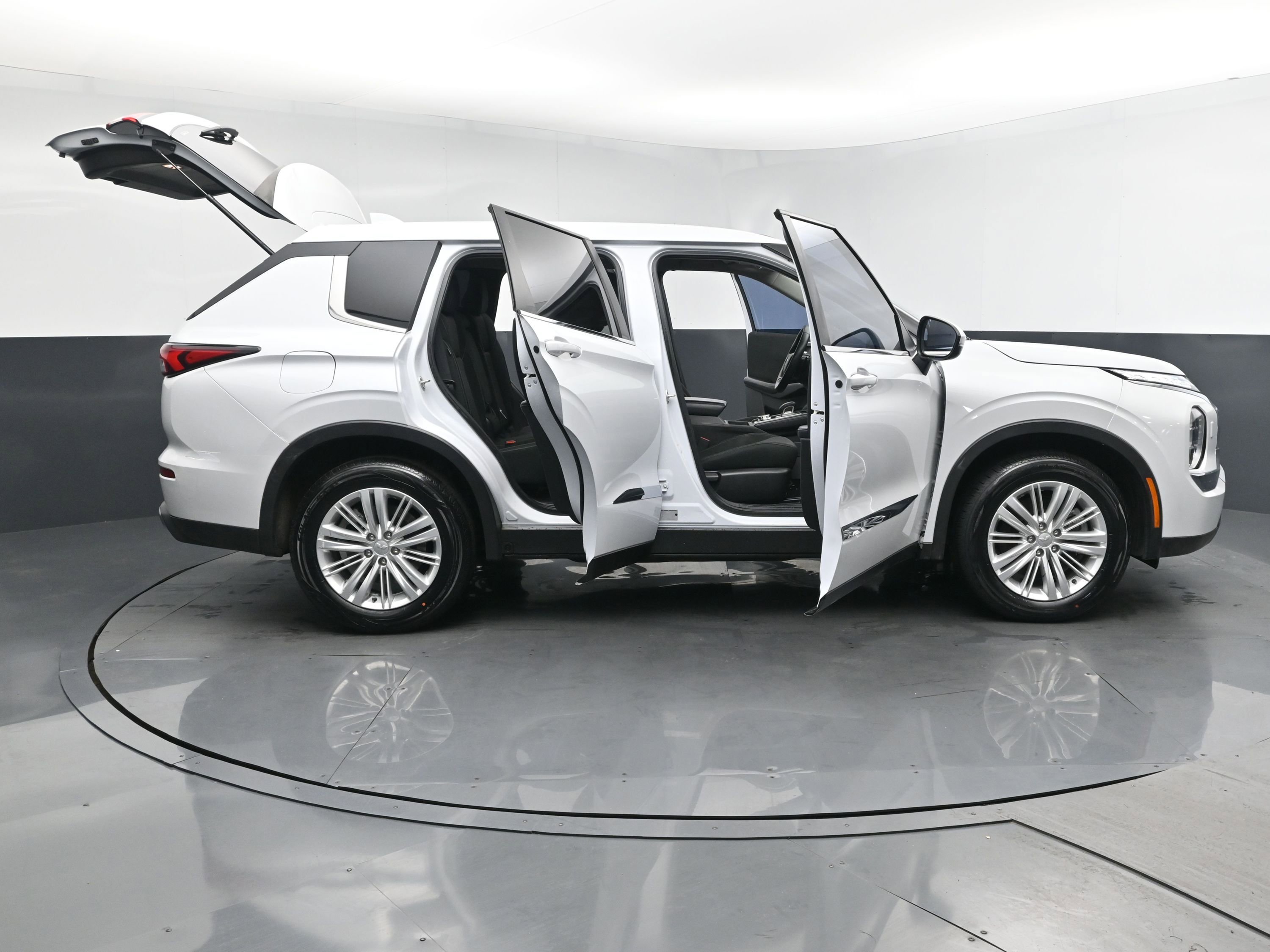 2022 Mitsubishi Outlander ES S-AWC photo 28