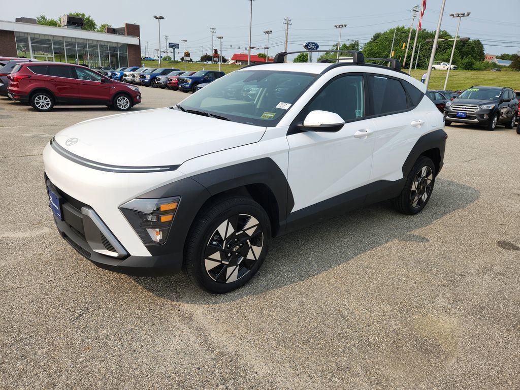 2025 Hyundai Kona SEL photo 2