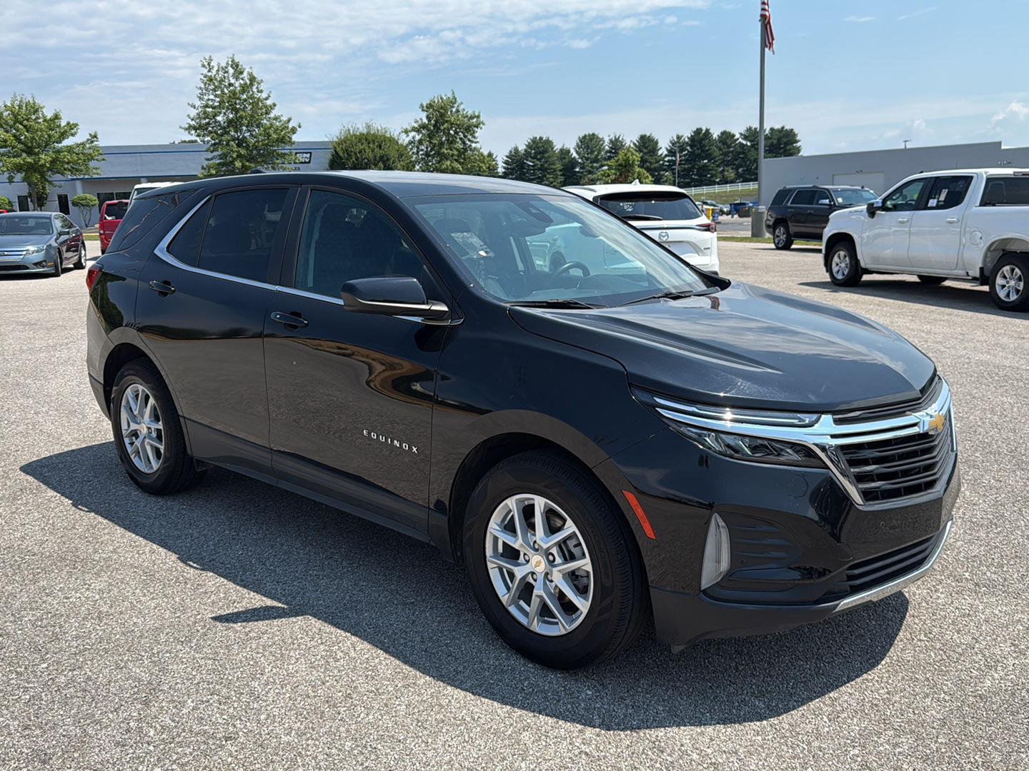 2022 Chevrolet Equinox LT photo 2