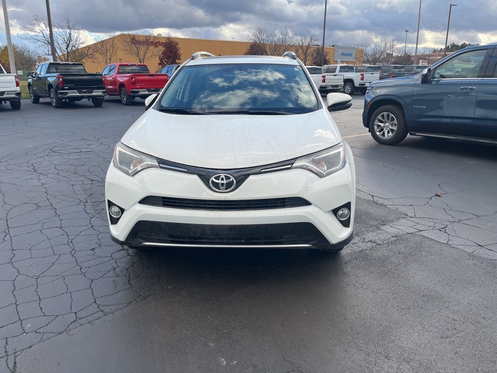2016 Toyota RAV4 XLE photo 2