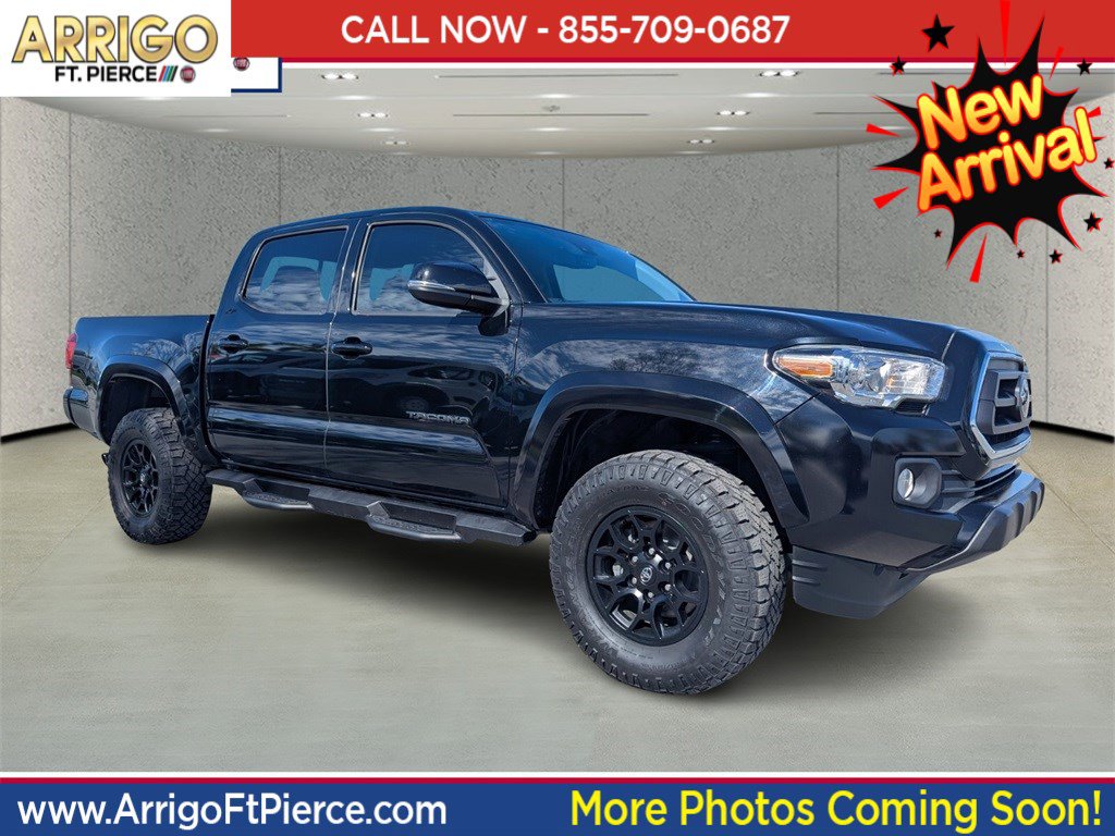 2022 Toyota Tacoma SR5's photo
