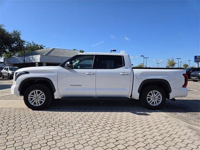 2022 Toyota Tundra SR5 CrewMax photo 4