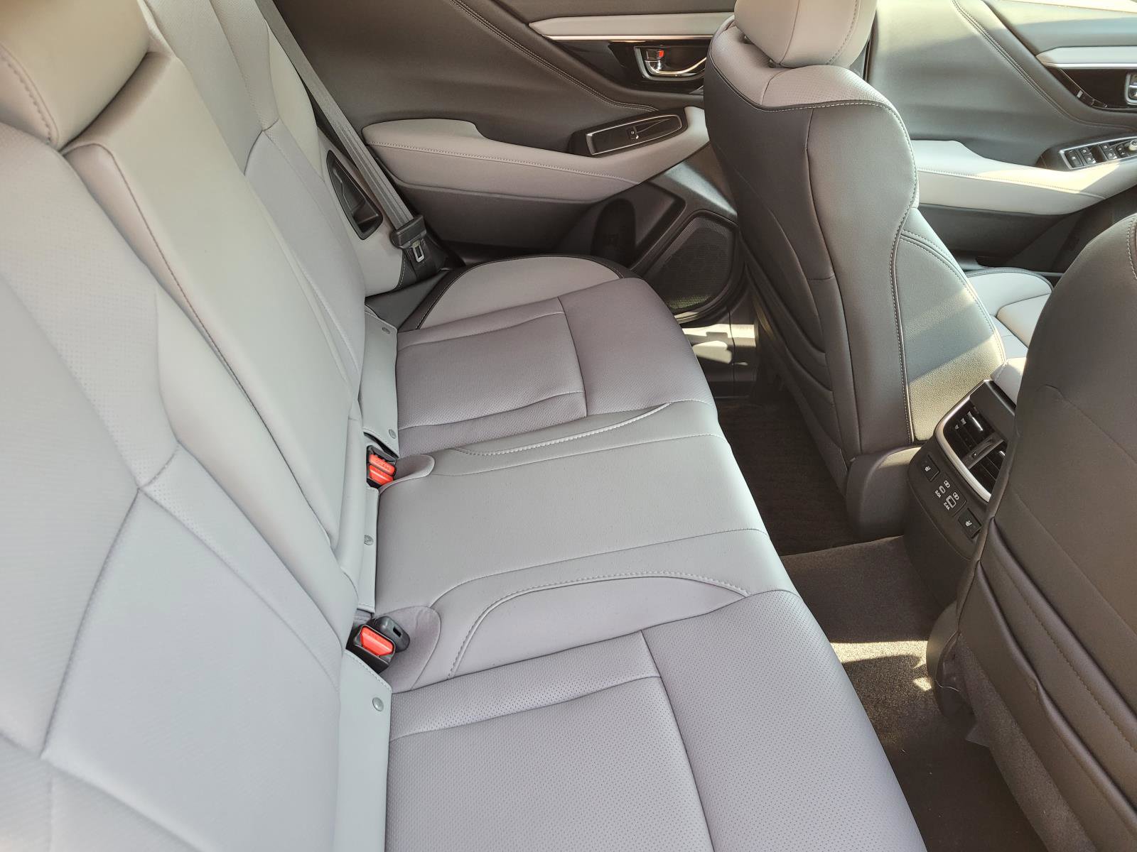 2025 Subaru Outback Limited photo 12