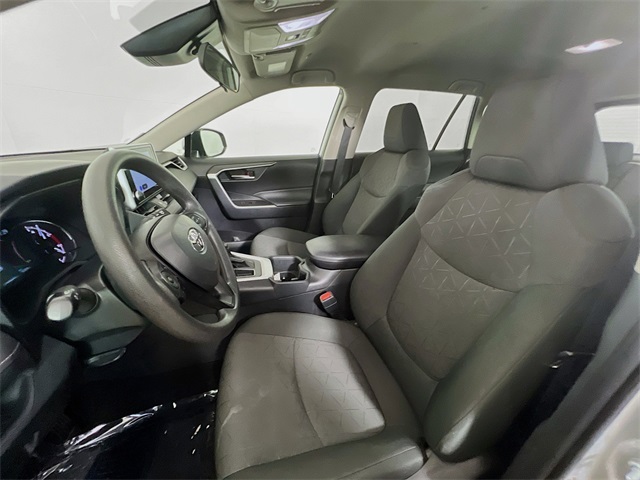 2024 Toyota RAV4 XLE photo 13