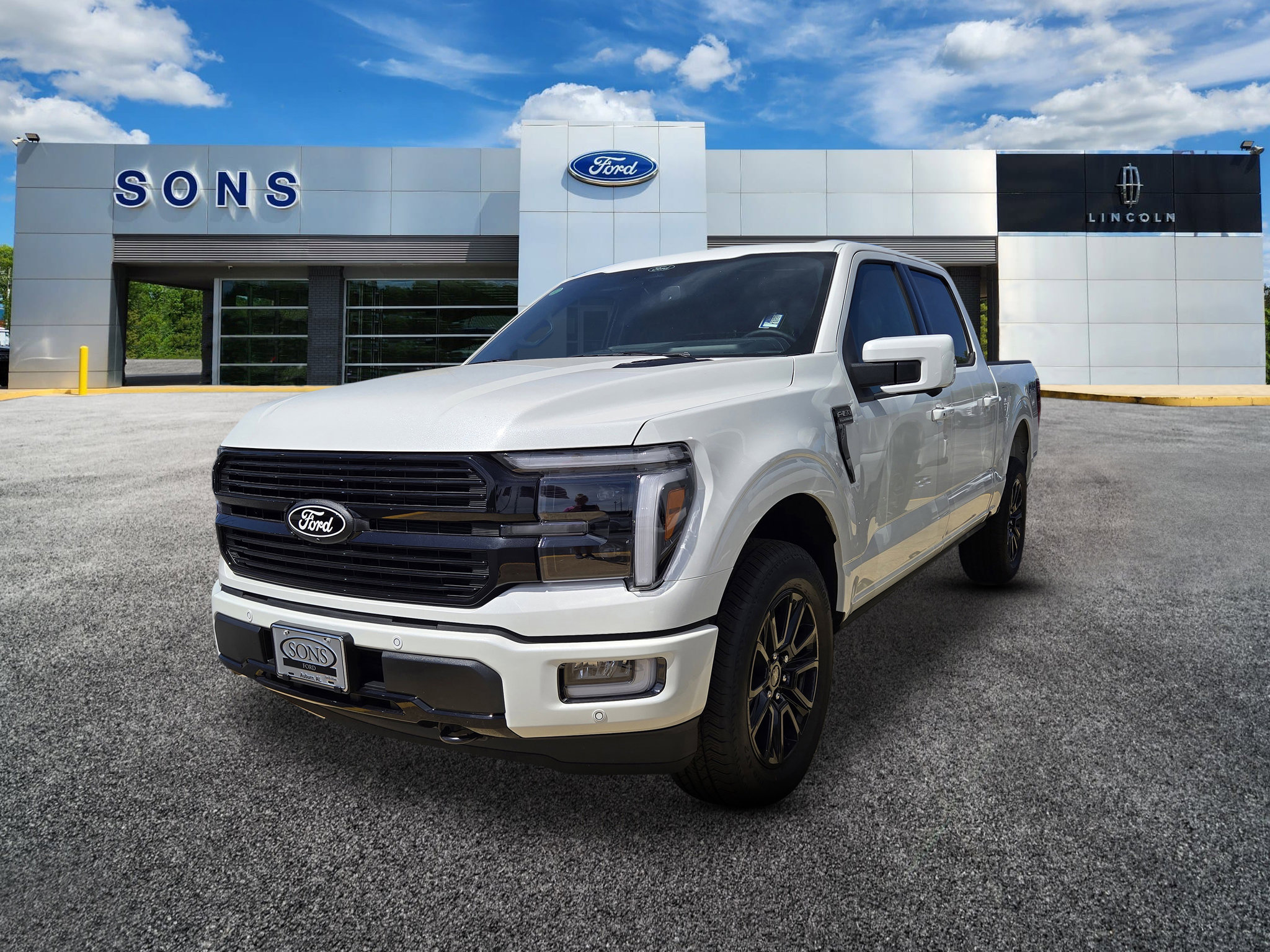 2025 Ford F-150 Platinum's photo