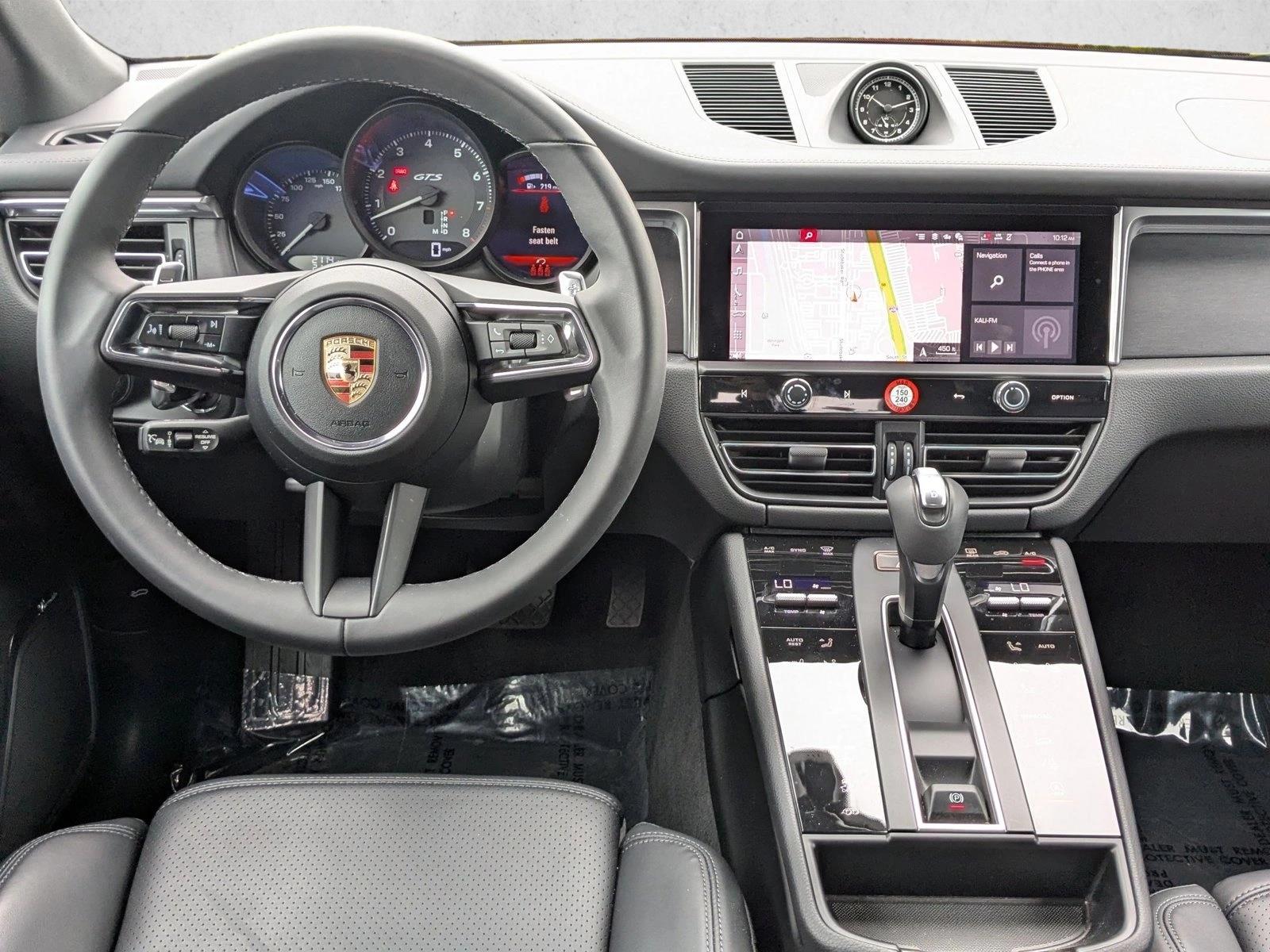 2025 Porsche Macan GTS photo 16