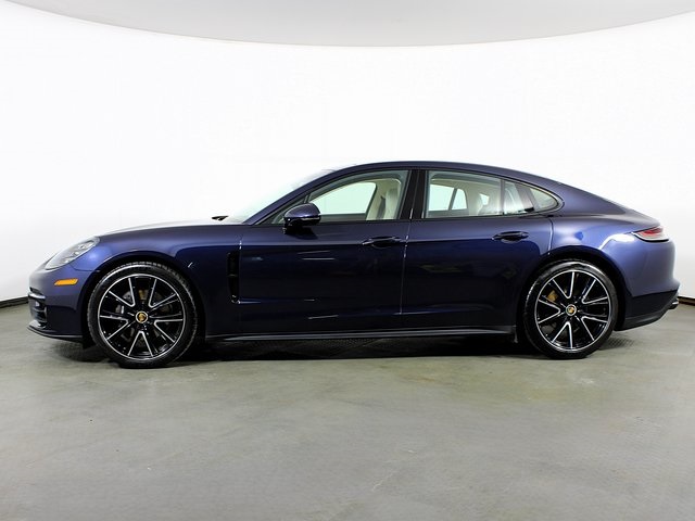 2022 Porsche Panamera 4 photo 2