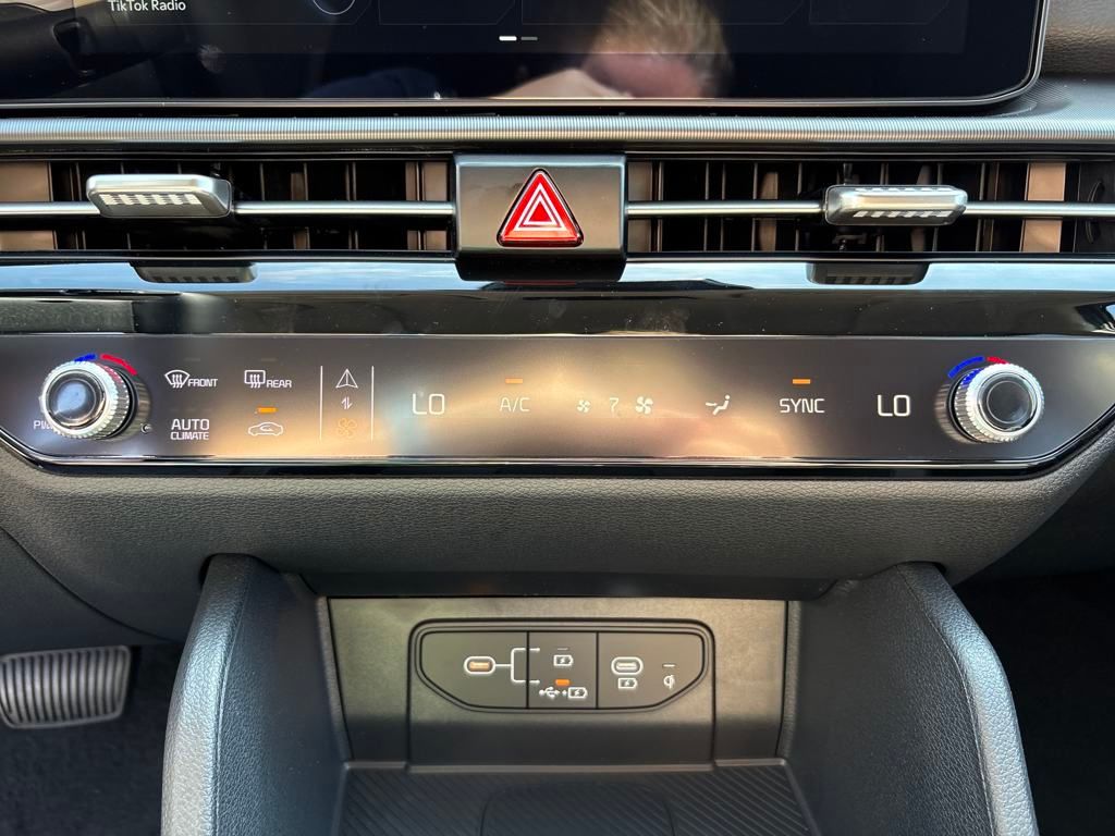 2026 Kia Sportage EX photo 19
