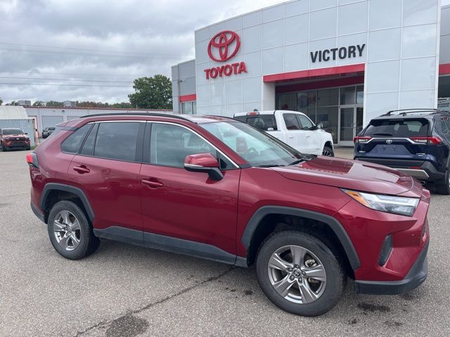 2025 Toyota RAV4 XLE's photo