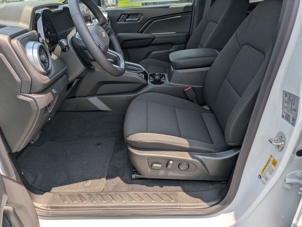 2025 Chevrolet Colorado Work Truck LT photo 12