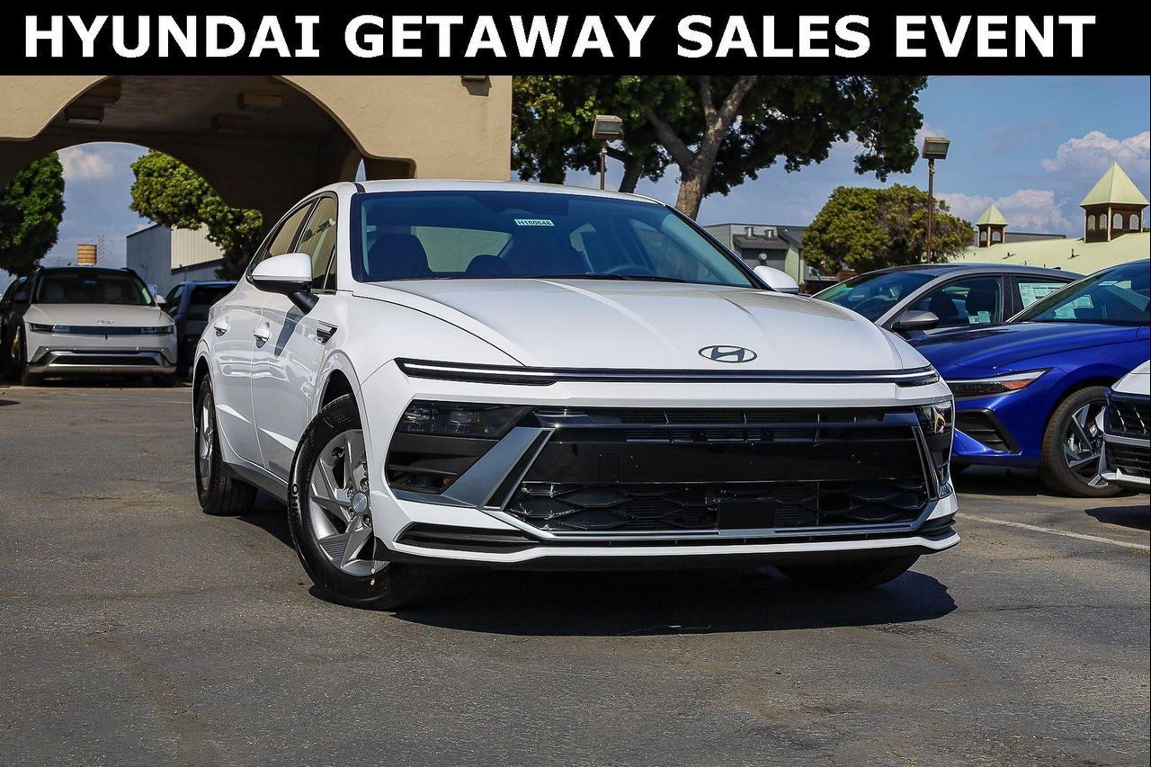 2026 Hyundai Sonata SE's photo