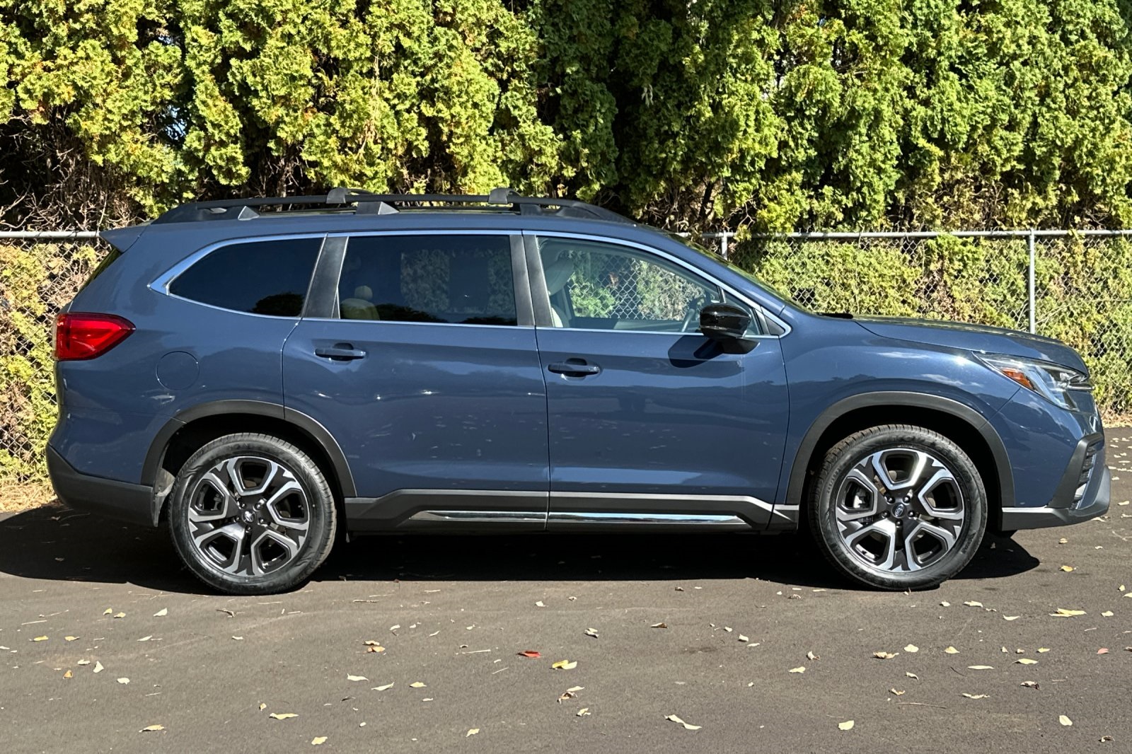 2024 Subaru Ascent Limited photo 3