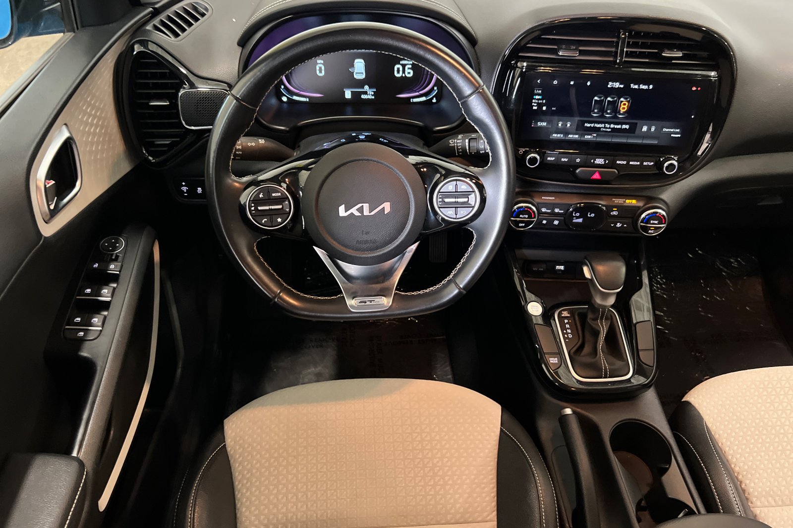 2023 Kia Soul GT-Line photo 13