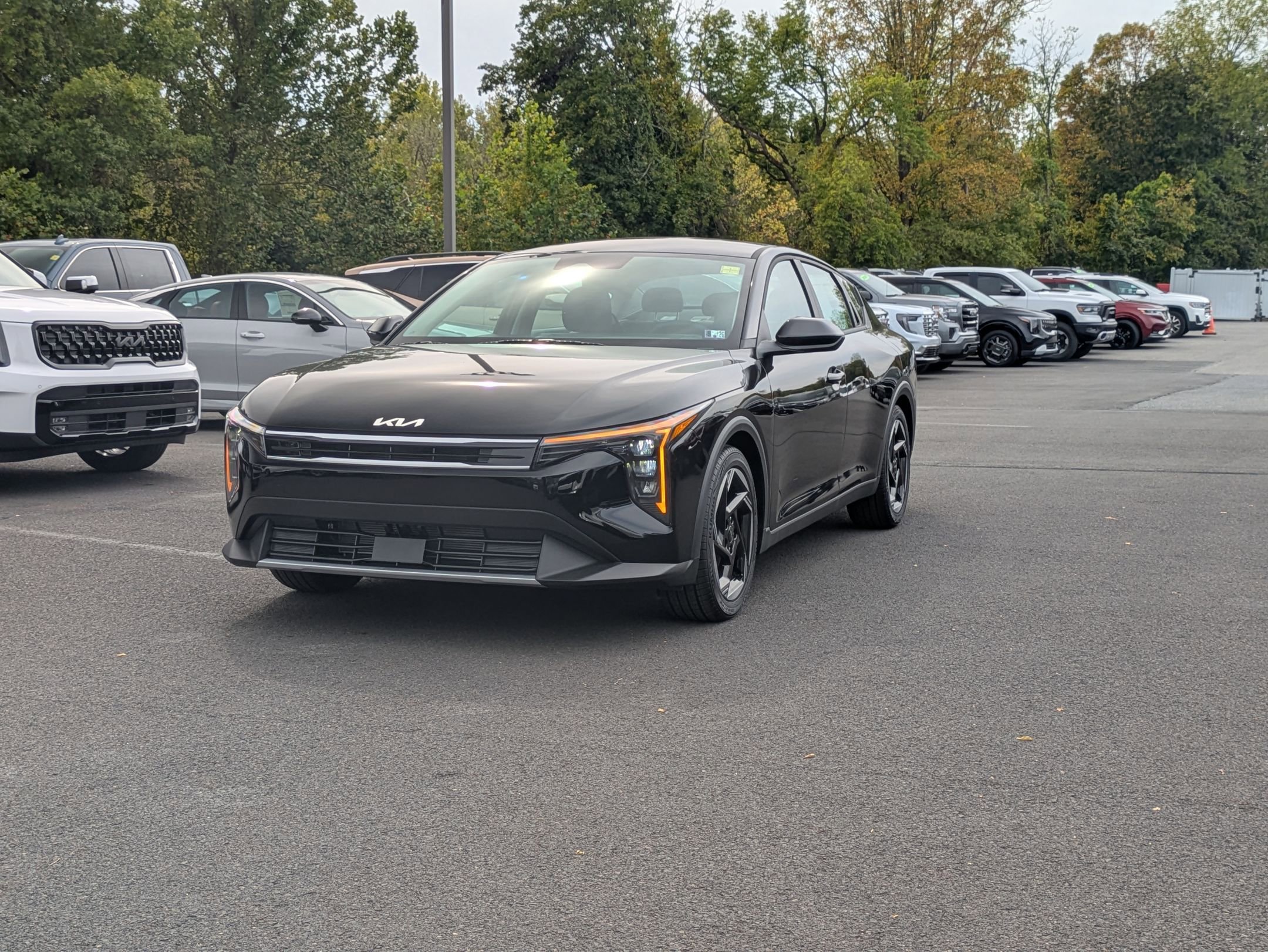 2025 Kia K4 EX photo 2