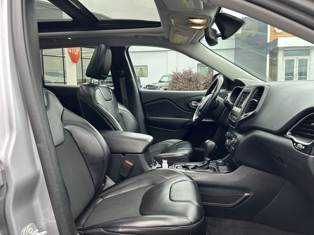 2020 Jeep Cherokee Altitude photo 26