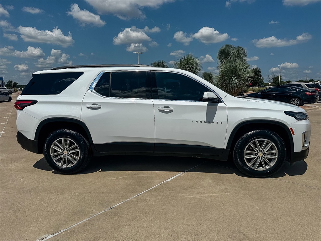 2023 Chevrolet Traverse Cloth photo 2