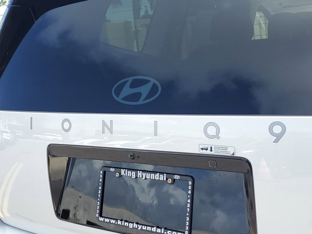 2026 Hyundai Ioniq SE photo 5
