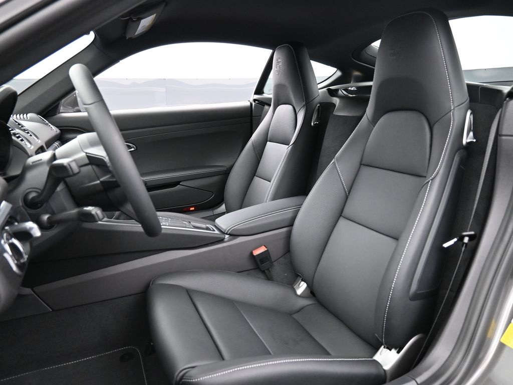 2025 Porsche Cayman photo 4