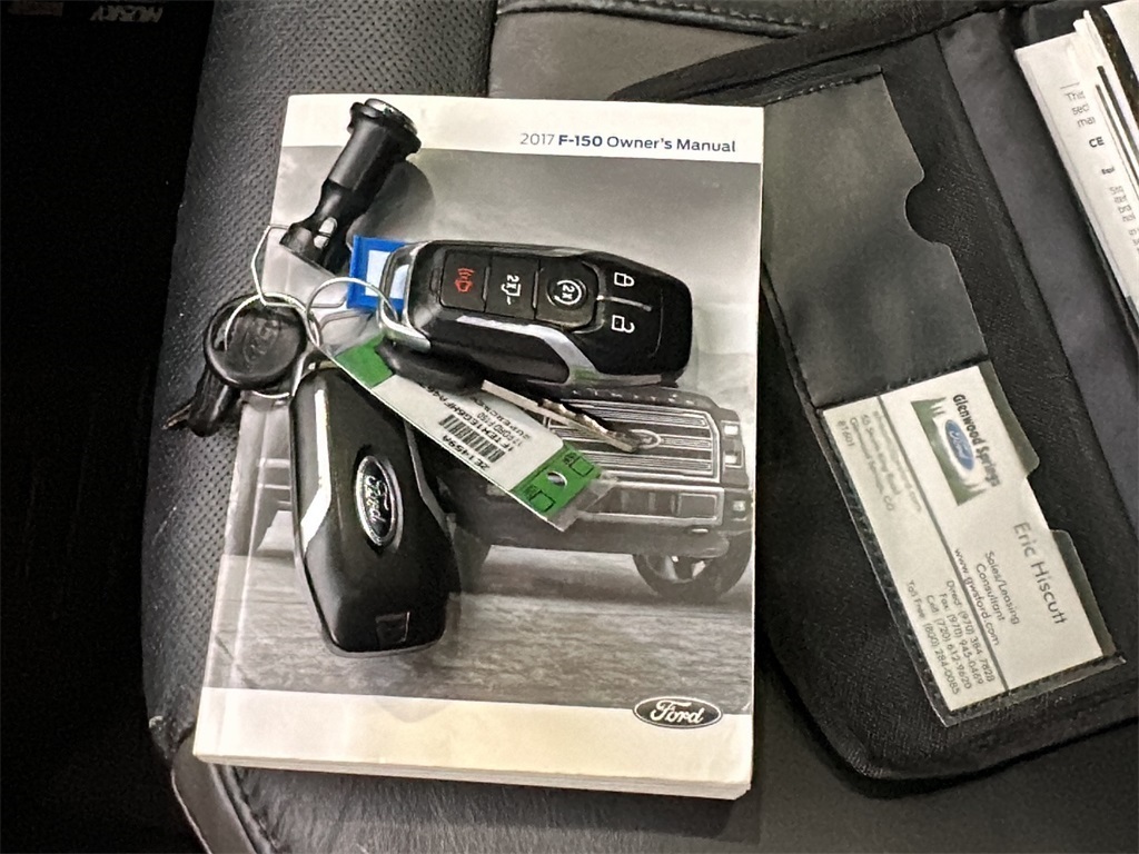 2017 Ford F-150 Platinum photo 25