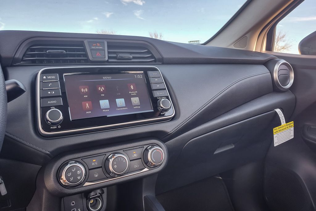 2025 Nissan Versa S photo 12