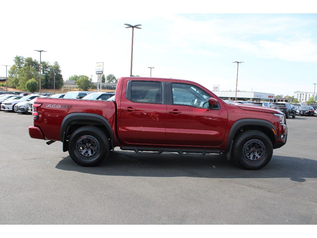 2025 Nissan Frontier PRO-4X photo 8