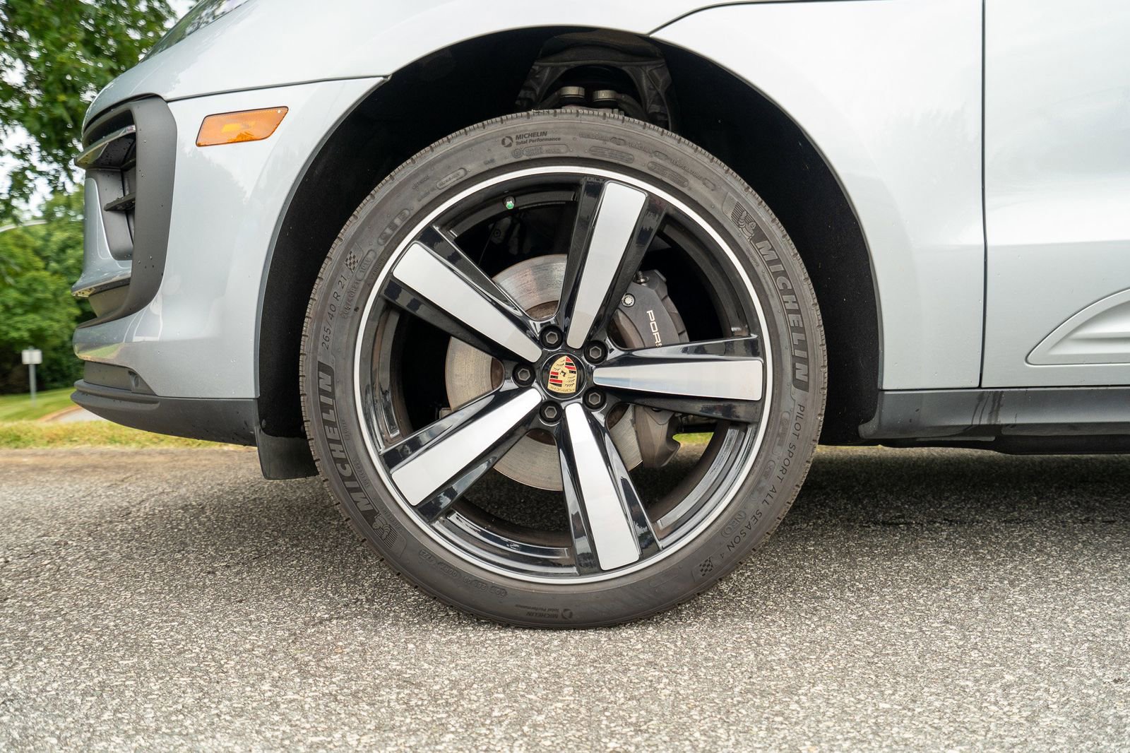 2024 Porsche Macan Base photo 11
