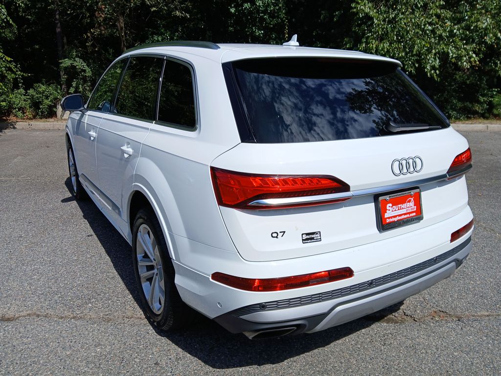 2025 Audi Q7 55 Premium Plus photo 3