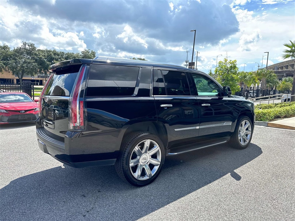 2019 Cadillac Escalade Premium Luxury photo 4