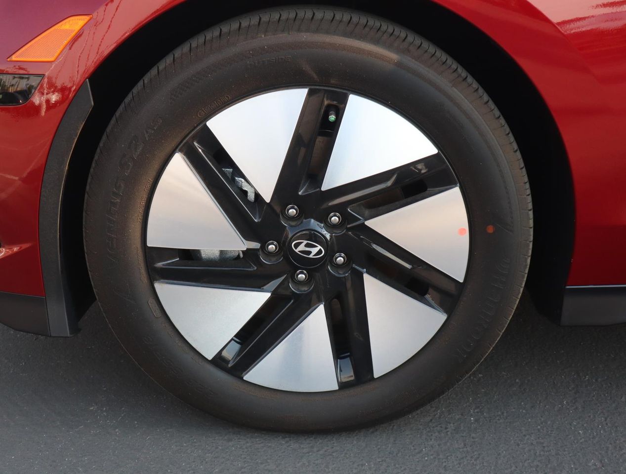 2025 Hyundai Ioniq 6 SE photo 7