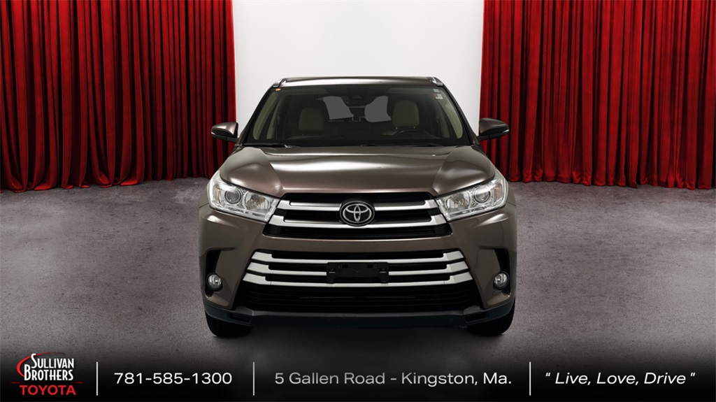 Used 2017 Toyota Highlander XLE with VIN 5TDJZRFHXHS361725 for sale in Kingston, MA