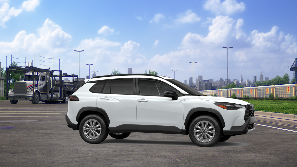 2026 Toyota Corolla Cross LE photo 7