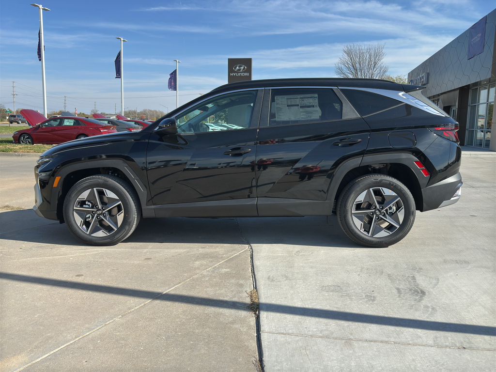 2026 Hyundai Tucson Hybrid SEL photo 3