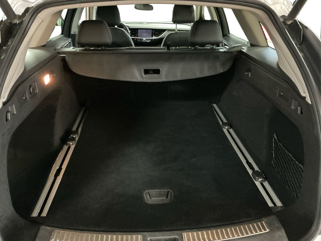 2018 Buick Regal TourX Essence photo 19