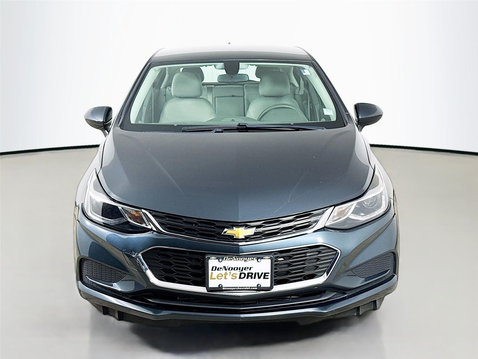 2018 Chevrolet Cruze LT photo 3