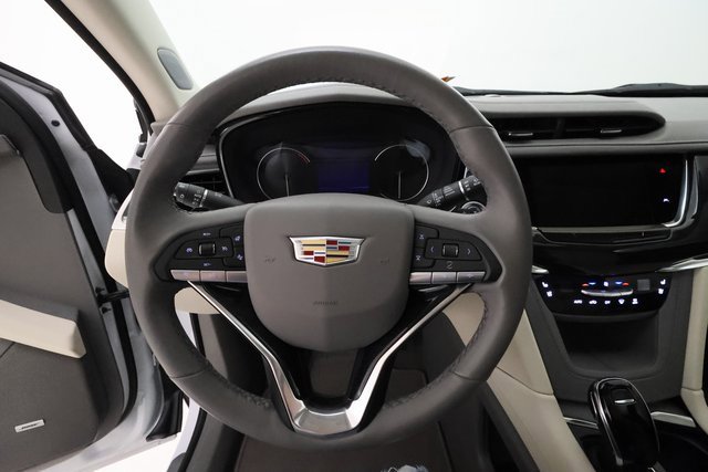 2025 Cadillac XT6 Premium Luxury photo 12