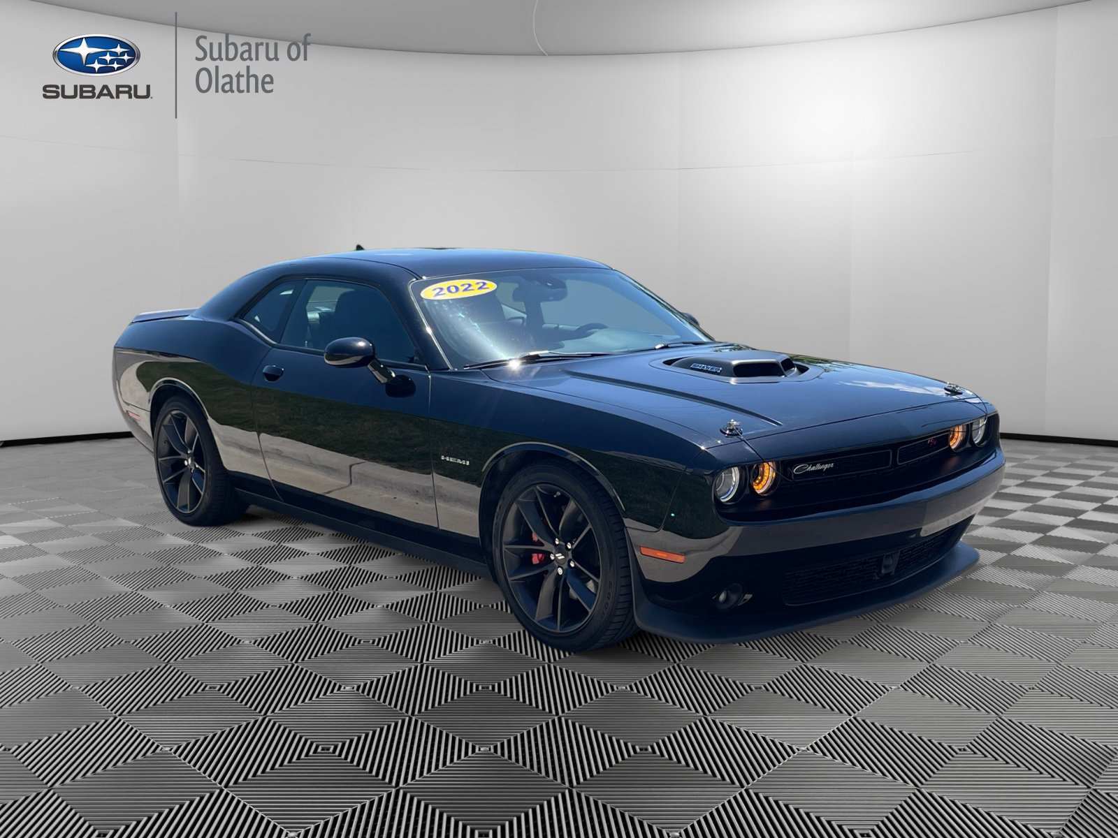 Used 2022 Dodge Challenger R/T with VIN 2C3CDZBTXNH136298 for sale in Kansas City