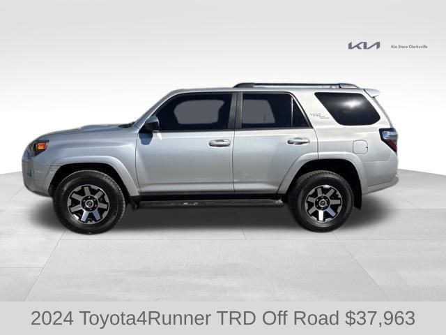 2024 Toyota 4Runner TRD Off-Road photo 3
