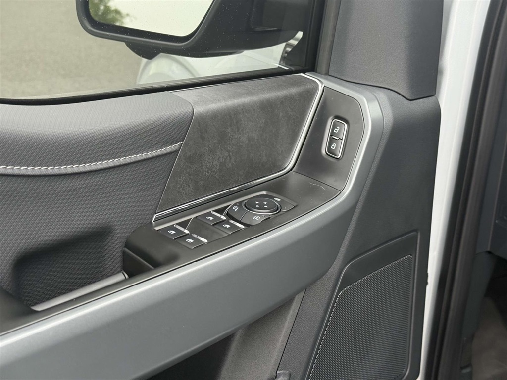 2025 Ford F-150 XLT photo 24