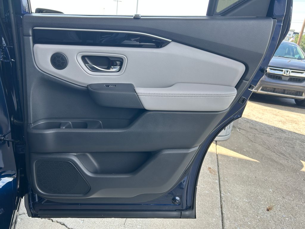 2025 Honda Pilot Touring photo 23