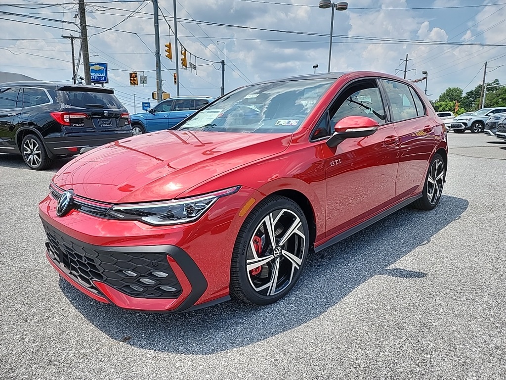 2025 Volkswagen Golf GTI SE's photo