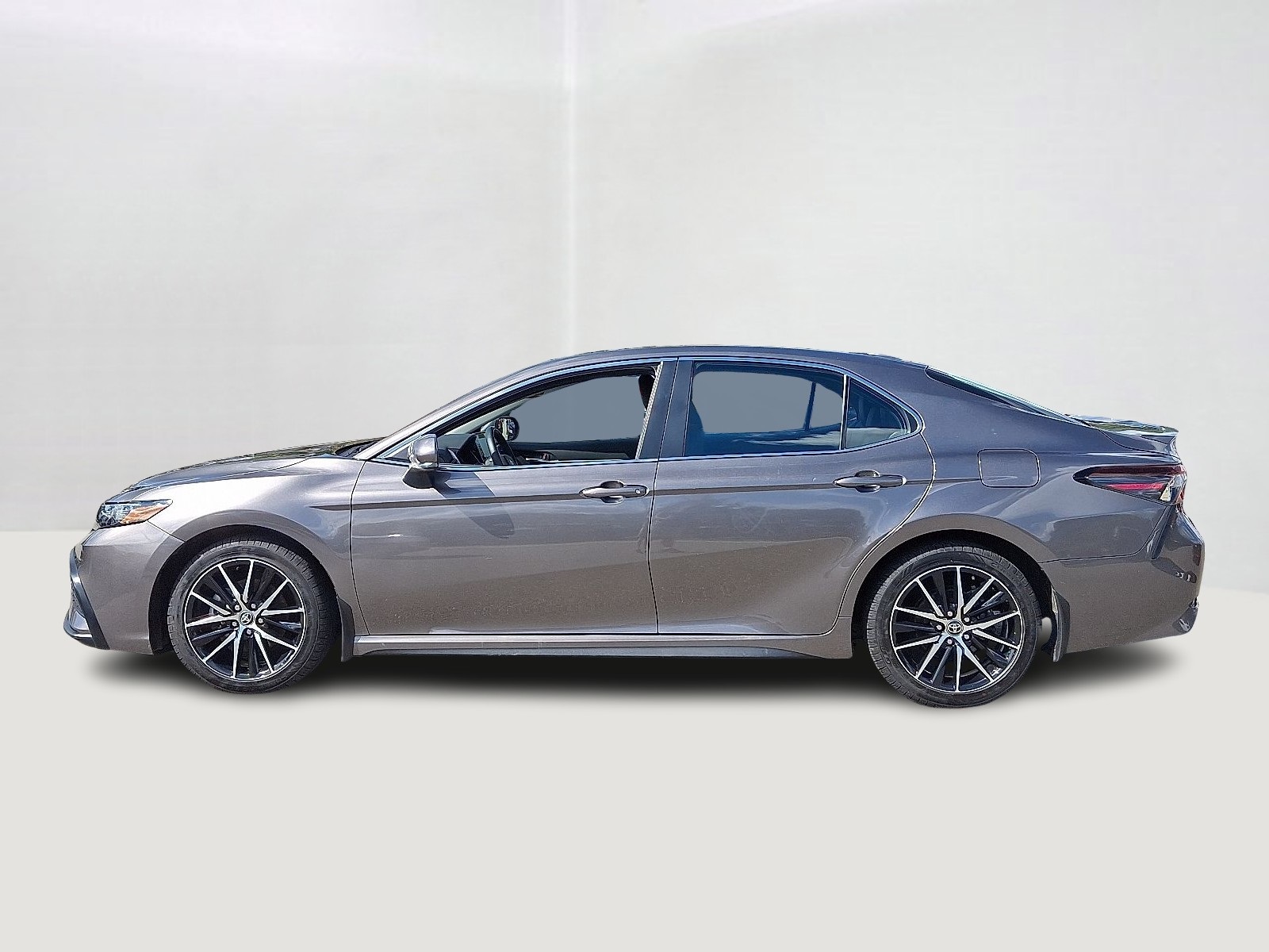 2023 Toyota Camry SE photo 8