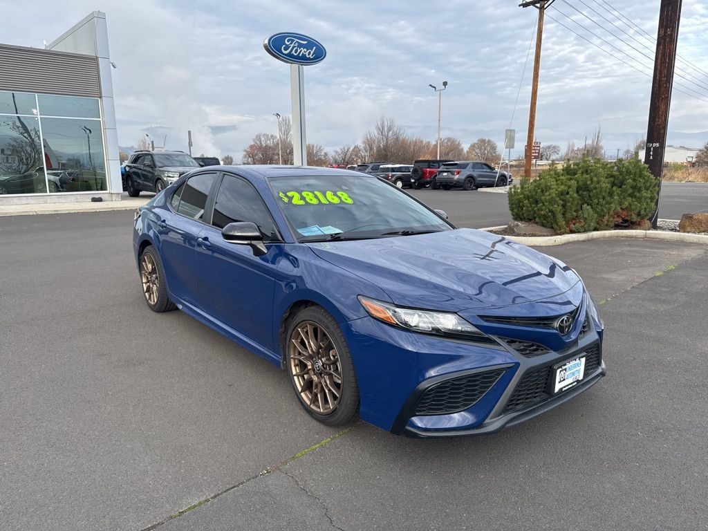 2023 Toyota Camry SE Nightshade's photo