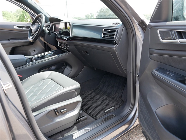 2024 Volkswagen Atlas Cross Sport SEL Premium R-Line photo 20