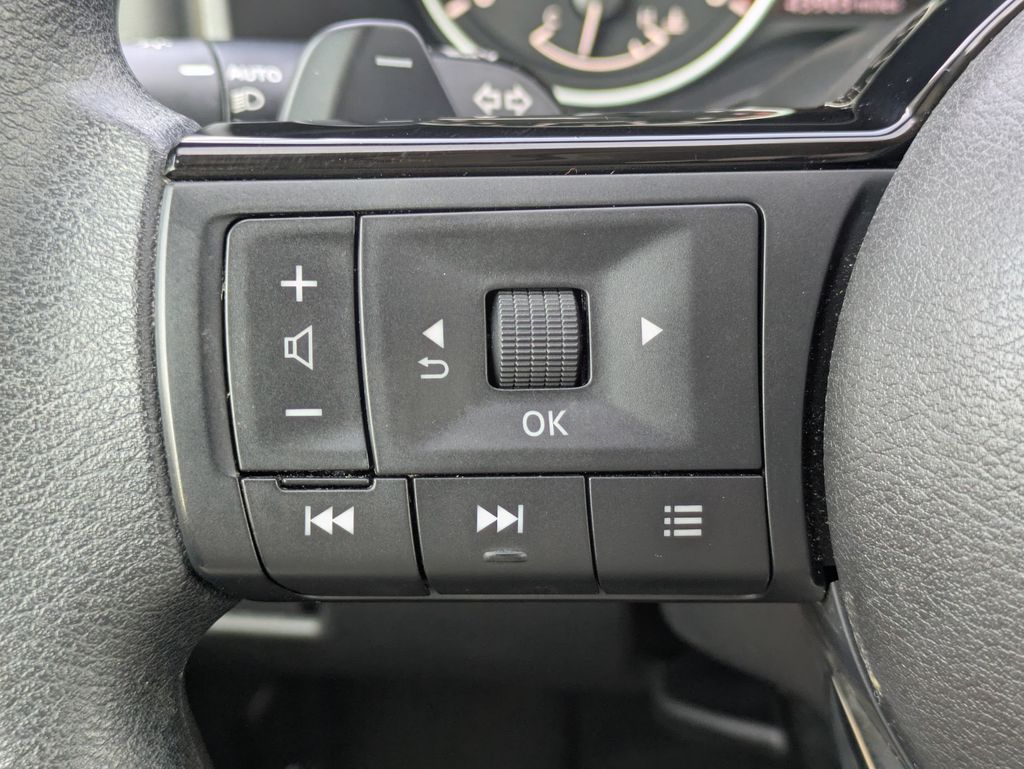 2023 Nissan Rogue SV photo 15
