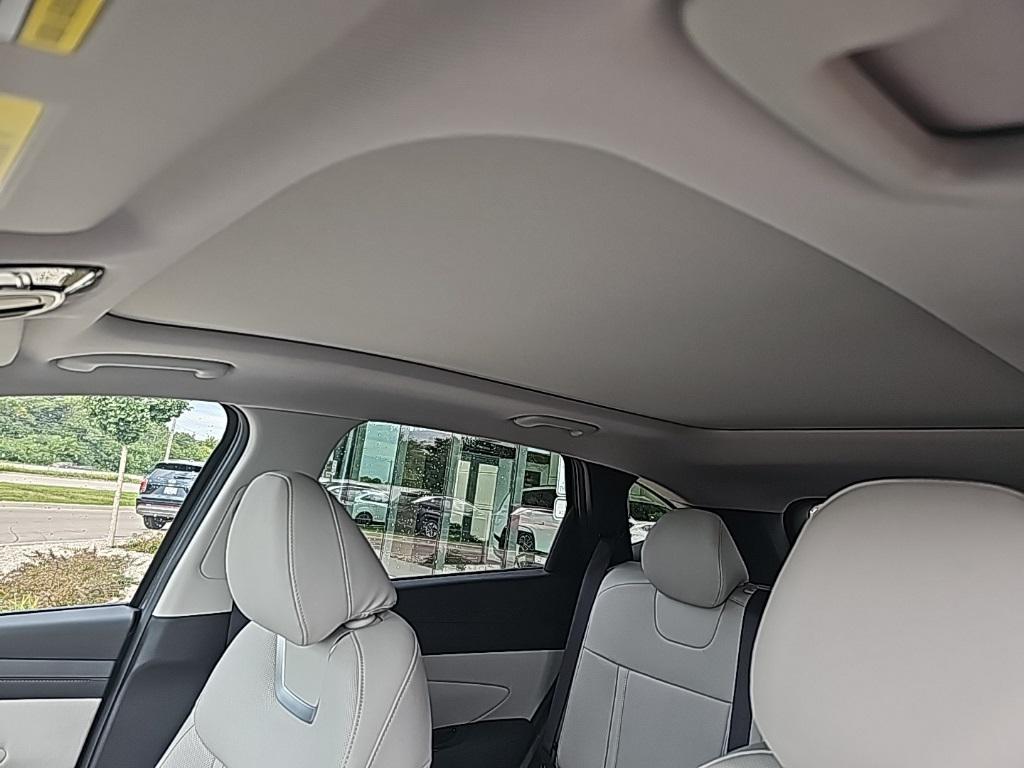 2025 Hyundai Tucson Limited photo 25