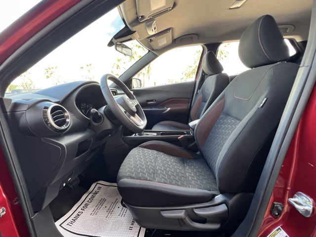 2023 Nissan Kicks SR photo 19