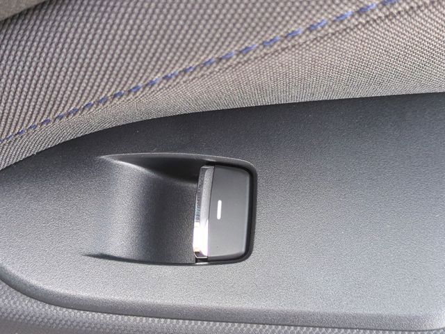 2025 Subaru Forester Premium Base photo 29