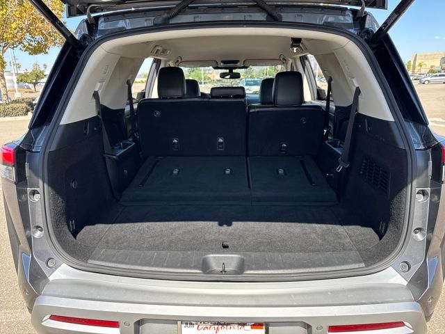 2022 Nissan Pathfinder SL photo 18